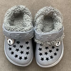 Koala- grey Sherpa lined foam clogs for toddler- Size 4